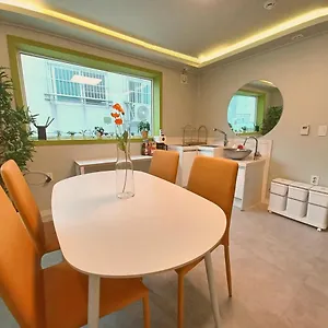 Гостевой дом Four Seasons House Сеул